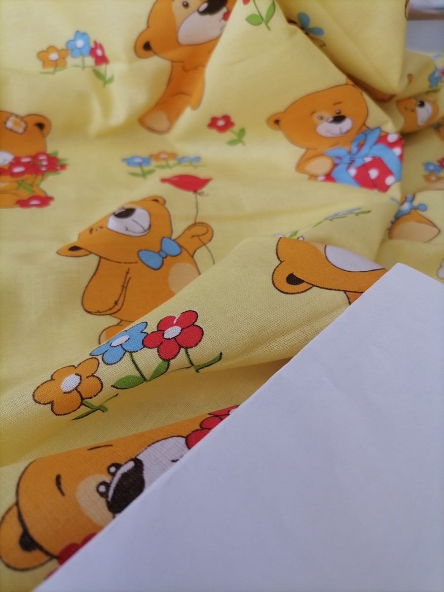 Ситец мишка на жёлтом фоне