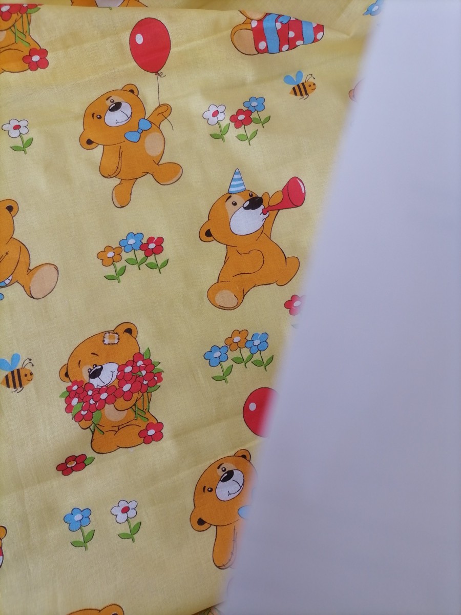 Ситец мишка на жёлтом фоне