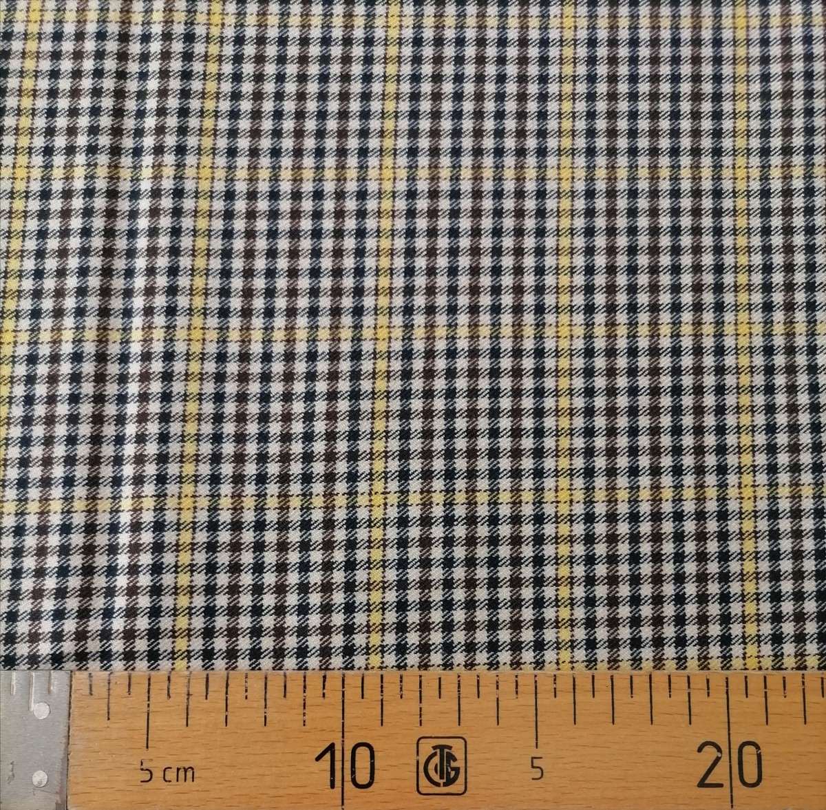 Костюмная чёрная, жёлтая клетка