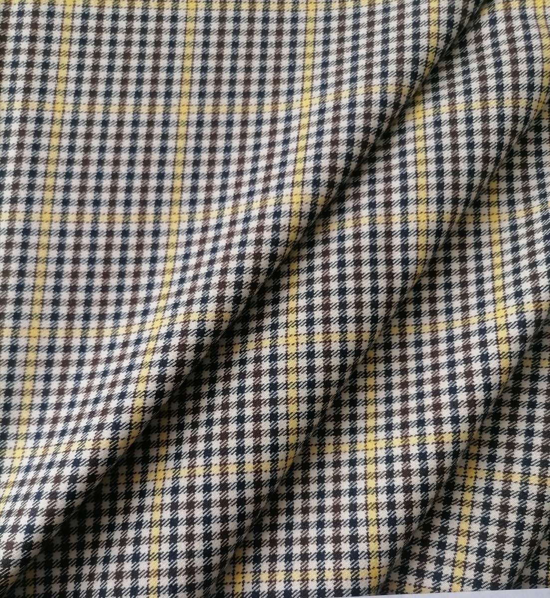 Костюмная чёрная, жёлтая клетка